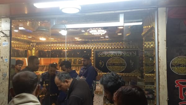 নোয়াখালীতে থানার পাশের মার্কেট থেকে ১২০ ভরি স্বর্ণ চুরি!