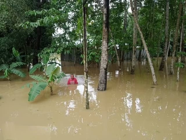মনু ও জুড়ী নদীর পানি বিপদসীমা ছাড়িয়ে বেড়েছে জলস্তর
