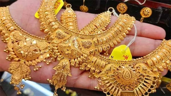 আবার বাড়লো সোনার দাম, বাজারে নতুন ধাক্কা