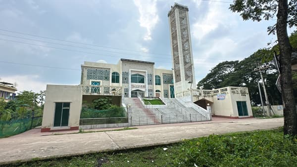 সাতদিন বিদ্যুৎহীন রাজাপুর মডেল মসজিদ, দুর্ভোগে মুসল্লিরা
