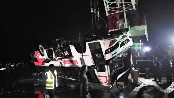 পদ্মা নদীতে বাসডুবির কারণ ও দায় নির্ধারণে কমিটি গঠন