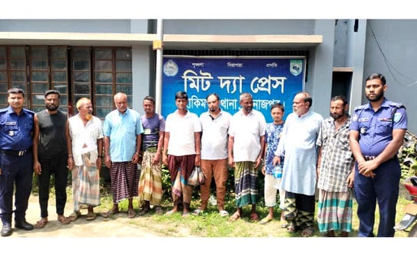 দিনাজপুরে পুলিশি অভিযানে বড় সাফল্য পেল, গ্রেফতার ১১