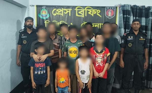 টেকনাফে র‌্যাবের বিশেষ অভিযান, ২৮ রোহিঙ্গা আটক