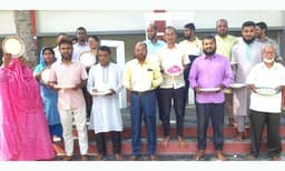 হাকিমপুরে বে-সরকারি শিক্ষক কর্মচারীদের ভূক্ষা মিছিল