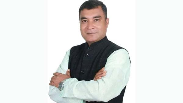 আওয়ামীলীগ ছেড়ে দুধ দিয়ে গোসল করা সেই ইউপি চেয়ারম্যান আটক