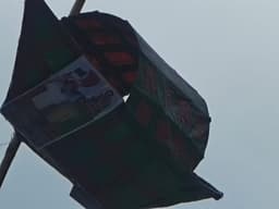 ভূরুঙ্গামারীতে রাস্তার মোড়ে নৌকা ঝুলিয়ে আওয়ামী লীগ কর্মী গ্রেপ্তার