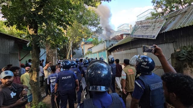 গোয়ালন্দে নুরাল পাগলের দরবার ঘিরে উত্তেজনা, পুলিশের মামলা ও মোতায়েন