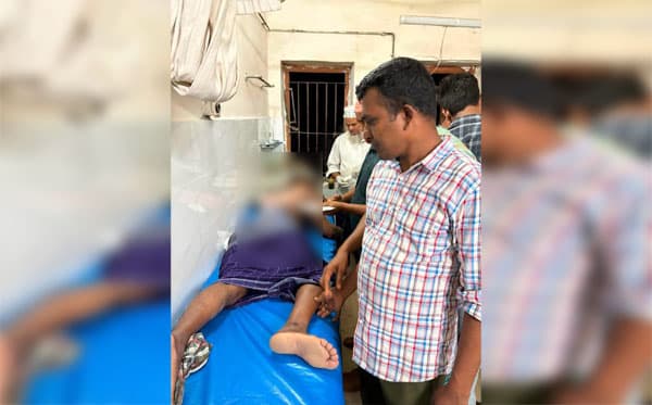 রামনাবাদ চ্যানেলে ট্রলারে বজ্রপাত, আহত পাঁচ জেলে