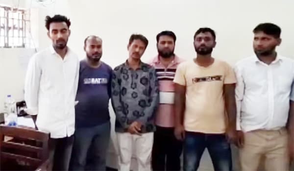 মোহাম্মদপুরে ঝটিকা মিছিলে আ.লীগের ১০ নেতাকর্মী আটক