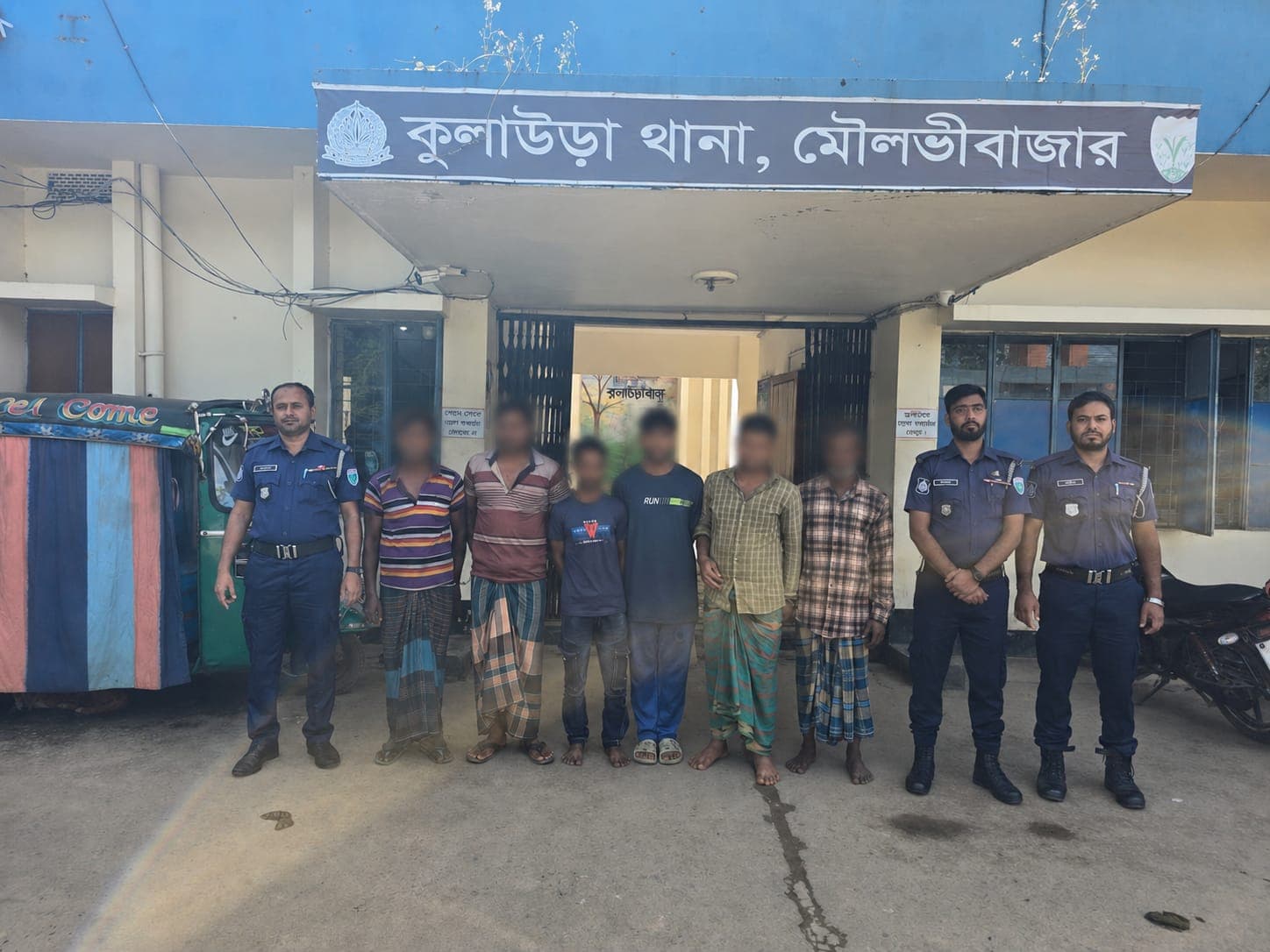 কুলাউড়ায় পুলিশের অভিযানে উদ্ধার চোরাই গরু, গ্রেপ্তার ৬