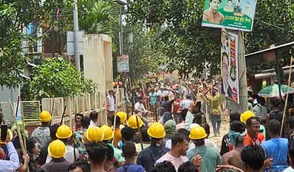 পূর্ববিরোধে উত্তপ্ত পাকশিমুল, আহতের হাহাকার