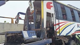 সিরাজগঞ্জে বাস দুর্ঘটনায় ৩ জনের মৃত্যু