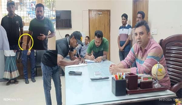 ভিডিও করায় দুই সাংবাদিককে হাতকড়া পরিয়ে থানায় পাঠালেন এসিল্যান্ড!