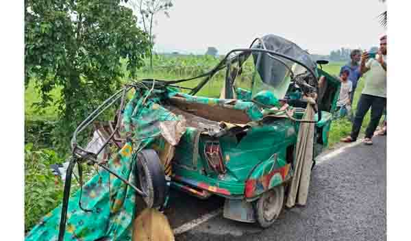 বদলগাছীতে সিএনজি-ভটভটির সংঘর্ষে নিহত ২