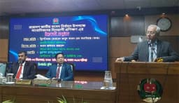 নির্বাচনের জোয়ারে দেশ, শতাব্দীর সেরা ভোট চায় ইসি