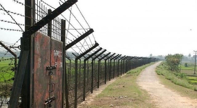 বিরামপুর সীমান্ত দিয়ে নারী-শিশুসহ ১৫ বাংলাদেশিকে ঠেলে পাঠালো বিএসএফ
