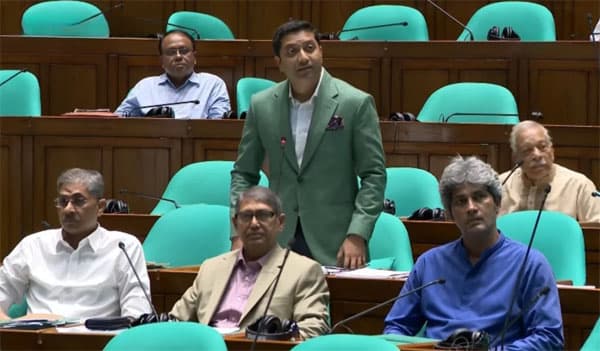 প্রাথমিক শিক্ষকদের ৯ম গ্রেডে উন্নীত করতে কাজ করছে সরকার
