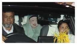 খালেদা জিয়ার চিকিৎসার জন্য লন্ডন প্রস্থানের প্রস্তুতি, অনুমোদনের অপেক্ষা