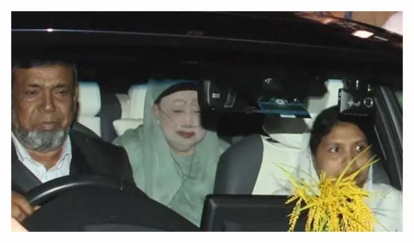 খালেদা জিয়ার চিকিৎসার জন্য লন্ডন প্রস্থানের প্রস্তুতি, অনুমোদনের অপেক্ষা