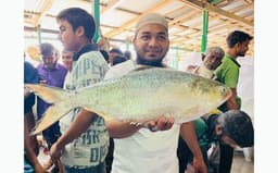 বঙ্গোপসাগরের এক রাজা ইলিশ ১৪ হাজারে বিক্রি 