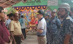রাঙ্গাবালীতে পূজামণ্ডপ পরিদর্শনে বানৌজা শের-ই-বাংলার অধিনায়ক
