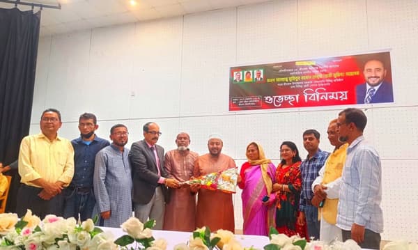 নবনির্বাচিত এমপি হাজী মুজিবের সঙ্গে বিভিন্ন প্রতিষ্ঠানের শুভেচ্ছা বিনিময়