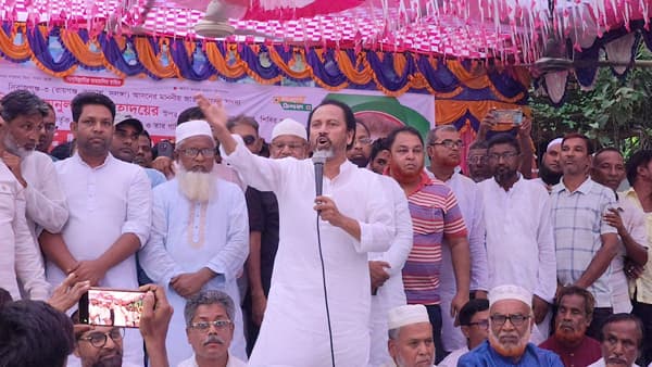 রায়গঞ্জে গাড়িবহরে হামলা: জড়িতদের গ্রেপ্তারের দাবি বাচ্চুর