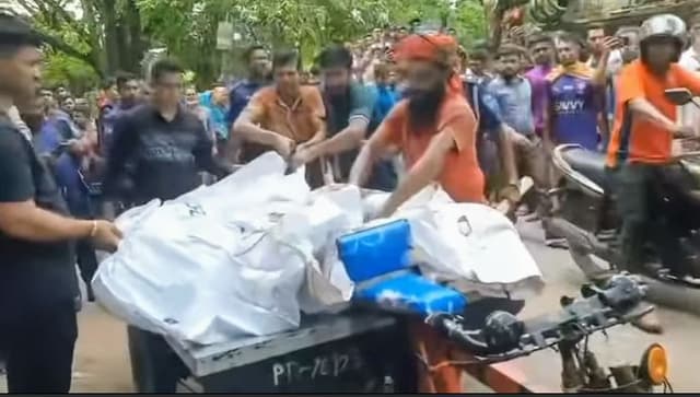মুরাদনগরে একই পরিবারের তিনজনকে পিটিয়ে হত্যা