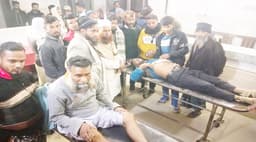 সিরাজগঞ্জে জামায়াতের এমপি প্রার্থীর ওপর হামলা, আহত ১০