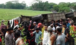 বরিশাল-পটুয়াখালী মহাসড়কে ভয়াবহ সড়ক দুর্ঘটনা, নিহত ১ আহত ৭