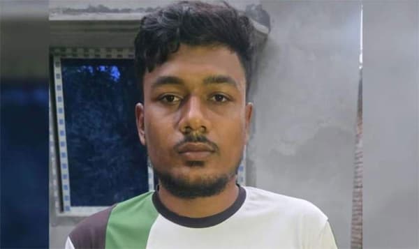 প্রধানমন্ত্রীর সফর ঘিরে ‘স্নাইপার’ মন্তব্য, যুবক গ্রেপ্তার