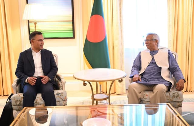 লন্ডনে ইউনূস-তারেক বৈঠক: পার্ক লেনে বিএনপি কর্মীদের ঢল