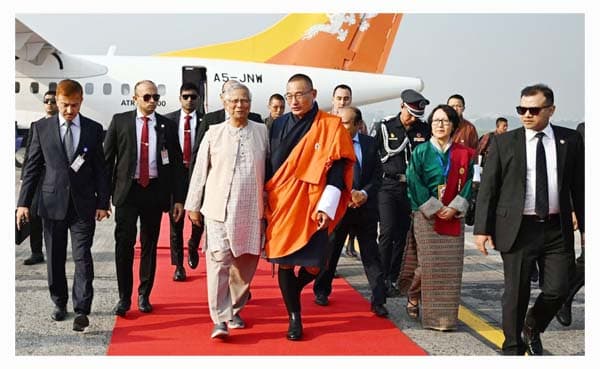 ঢাকায় পৌঁছেছেন ভুটানের প্রধানমন্ত্রী শেরিং তোবগে