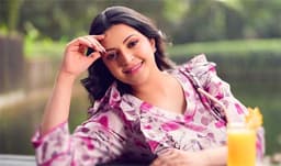 ফিটনেস ধরে রাখার কৌশল ফাঁস করলেন পরীমনি