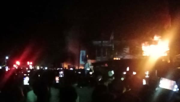 হ্নীলা বাজারে ভয়াবহ আগুন, পুড়ল অন্তত ১২ দোকান