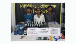 টেকনাফে নকল বিদেশী মদসহ তিন কারবারি গ্রেফতার 