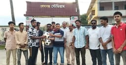 পাঁচবিবি কলেজ শিক্ষার্থীদের হাতে ফুটবল বিতরণ