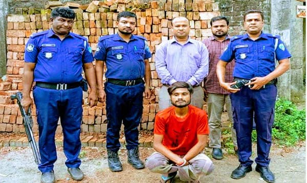 দেবীদ্বারে মাদক সেবনের দায়ে ভ্রাম্যমান আদালতে যুবকের কারাদণ্ড