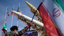 আগাম হামলার হুঁশিয়ারি ইরানের, মধ্যপ্রাচ্যে যুদ্ধের আশঙ্কা