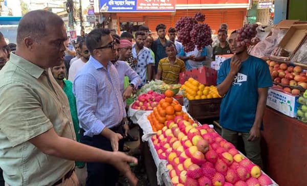 শ্রীমঙ্গলে ফুটপাত দখলমুক্ত অভিযানে ৯ প্রতিষ্ঠানকে জরিমানা