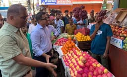 শ্রীমঙ্গলে ফুটপাত দখলমুক্ত অভিযানে ৯ প্রতিষ্ঠানকে জরিমানা