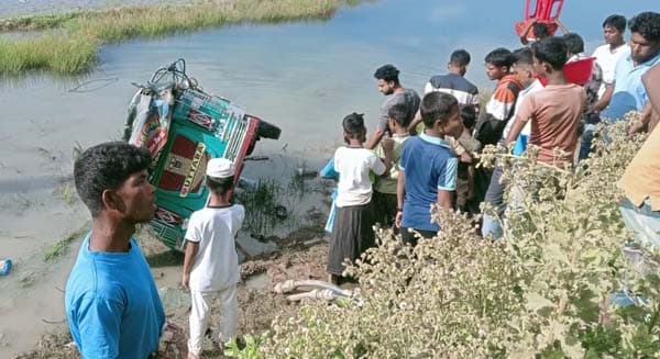 টেকনাফ মহাসড়কে ট্রাক–সিএনজি সংঘর্ষে দুইজন নিহত