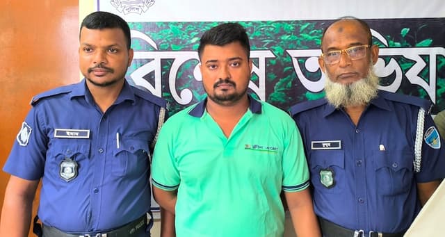 দেবীদ্বারে হত্যা চেষ্টা মামলায় যুবলীগ নেতা হাসনাত গ্রেফতার