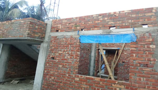 আত্রাইয়ে আদালতের নিষেধাজ্ঞা অমান্য করে স্থাপনা নির্মাণের অভিযোগ