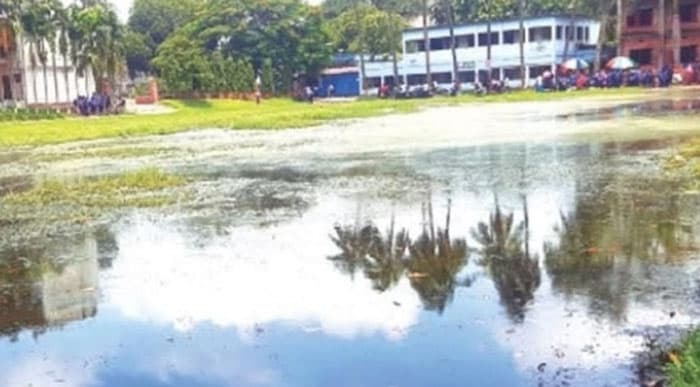 আত্রাইয়ে জলাবদ্ধতায় যুবদের মাঠ এখন মশার আড্ডা