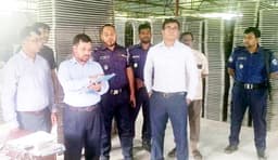 দেবীদ্বারে অবৈধ ফ্যাক্টরিতে ভ্রাম্যমাণ আদালতের অভিযান, জরিমানা