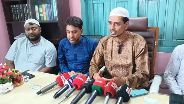 ন্যায়ের জয়: জয়পুরহাটে চেয়ারম্যানের চেয়ারে আতাউর রহমান”