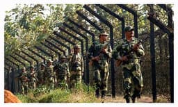 বাংলাদেশ-পাকিস্তান সীমান্তে কড়াকড়ি বাড়াল ভারত সরকার