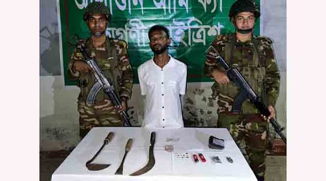 চাঁদাবাজির অভিযোগে শ্রীউলার মহাসিন আটক 