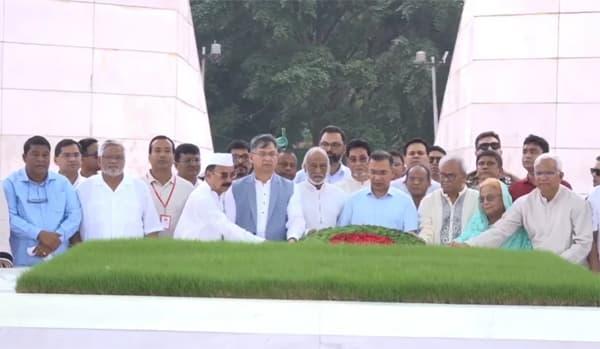 বিএনপির ৪৮তম প্রতিষ্ঠাবার্ষিকীতে জিয়া-খালেদার সমাধিতে শ্রদ্ধা